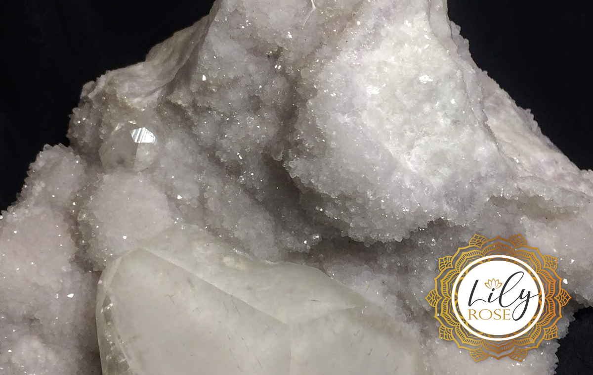 Druzy Quartz Gemstone Uses & Crystal Healing Properties