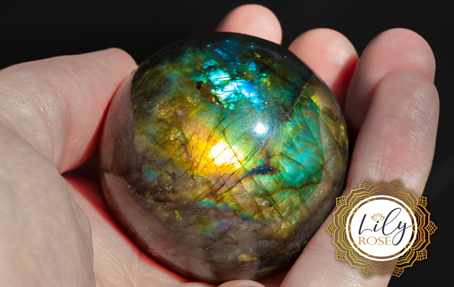 Labradorite Gemstone Uses & Crystal Healing Properties