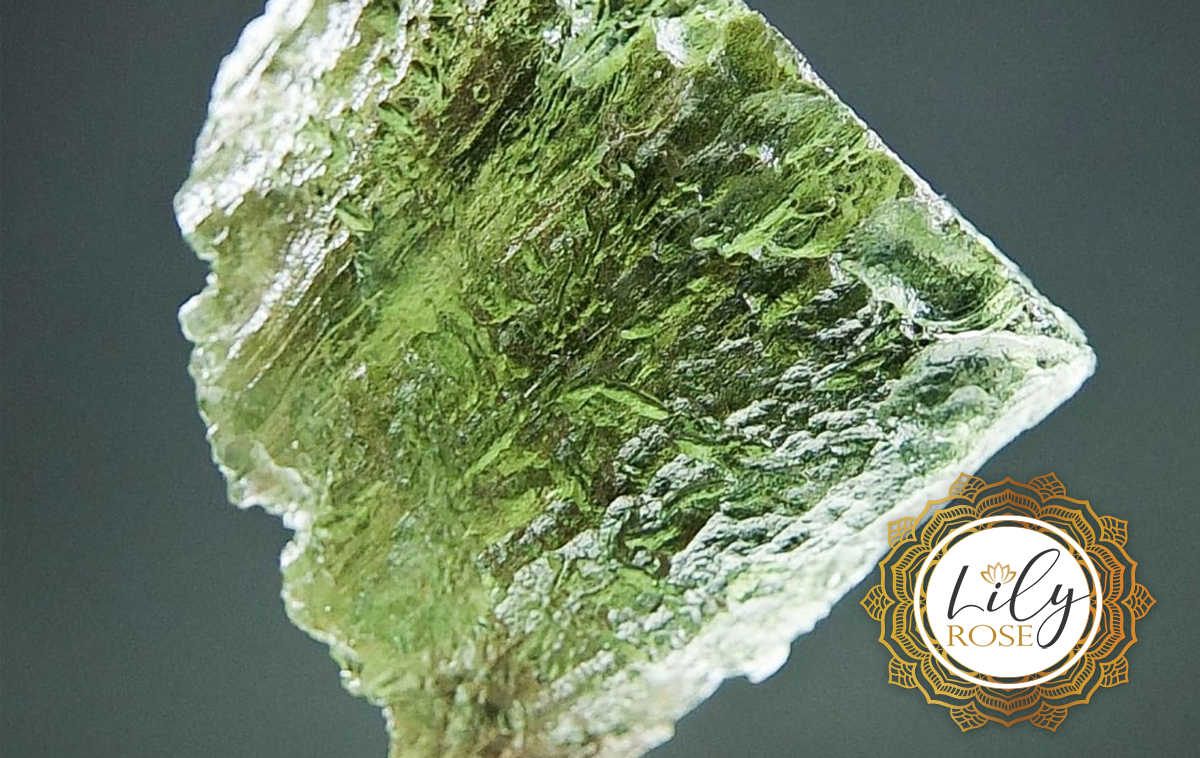 Moldavite Gemstone Uses & Crystal Healing Properties