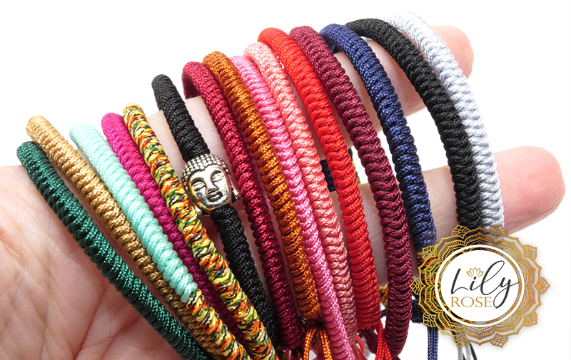 Knotting bracelets 2025