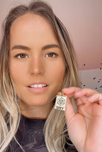 Load image into Gallery viewer, Elizabeth April EA Grey Zeta 2 Sided Channeled &amp; Attuned Evil Eye Protection Cosmic Species Sacred Geometry Card Tag Pendant 18” Gold Necklace