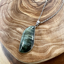 Load image into Gallery viewer, Dancing Wave Free-form Labradorite Pendant 18” White Gold Bezel Set Necklace