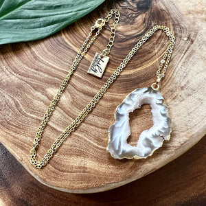 Inner Peace Druzy Quartz Black Lace Agate Geode Slice Pendant 18" Gold Necklace