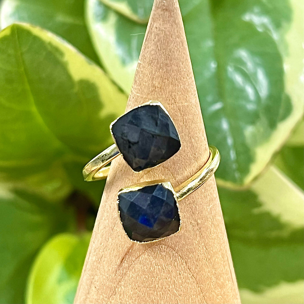 Labradorite Faceted Diamond Inner Magic Gold Ring